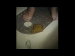 BBW SHITS STANDING